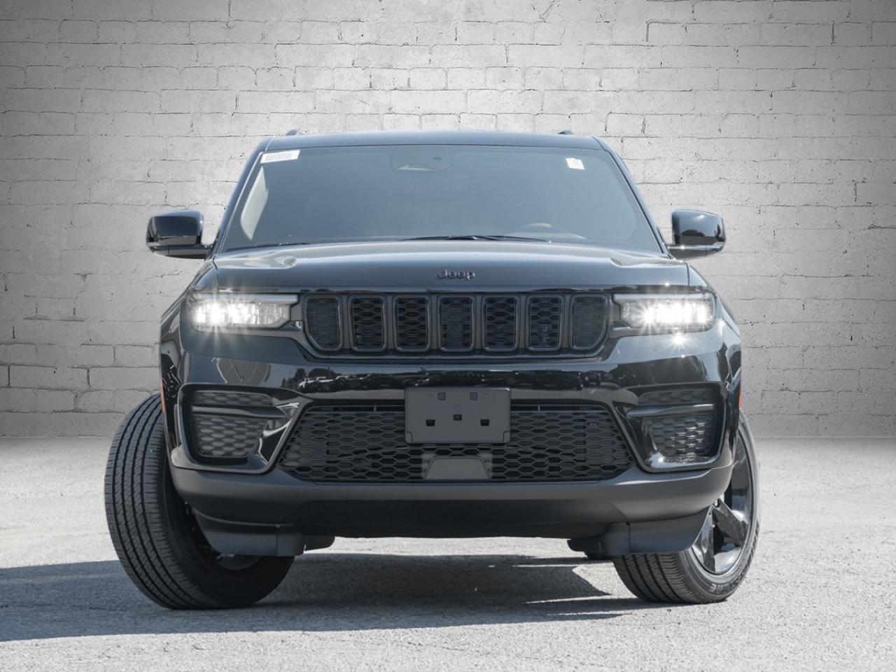 2025 Jeep Grand Cherokee Laredo Altitude Photo