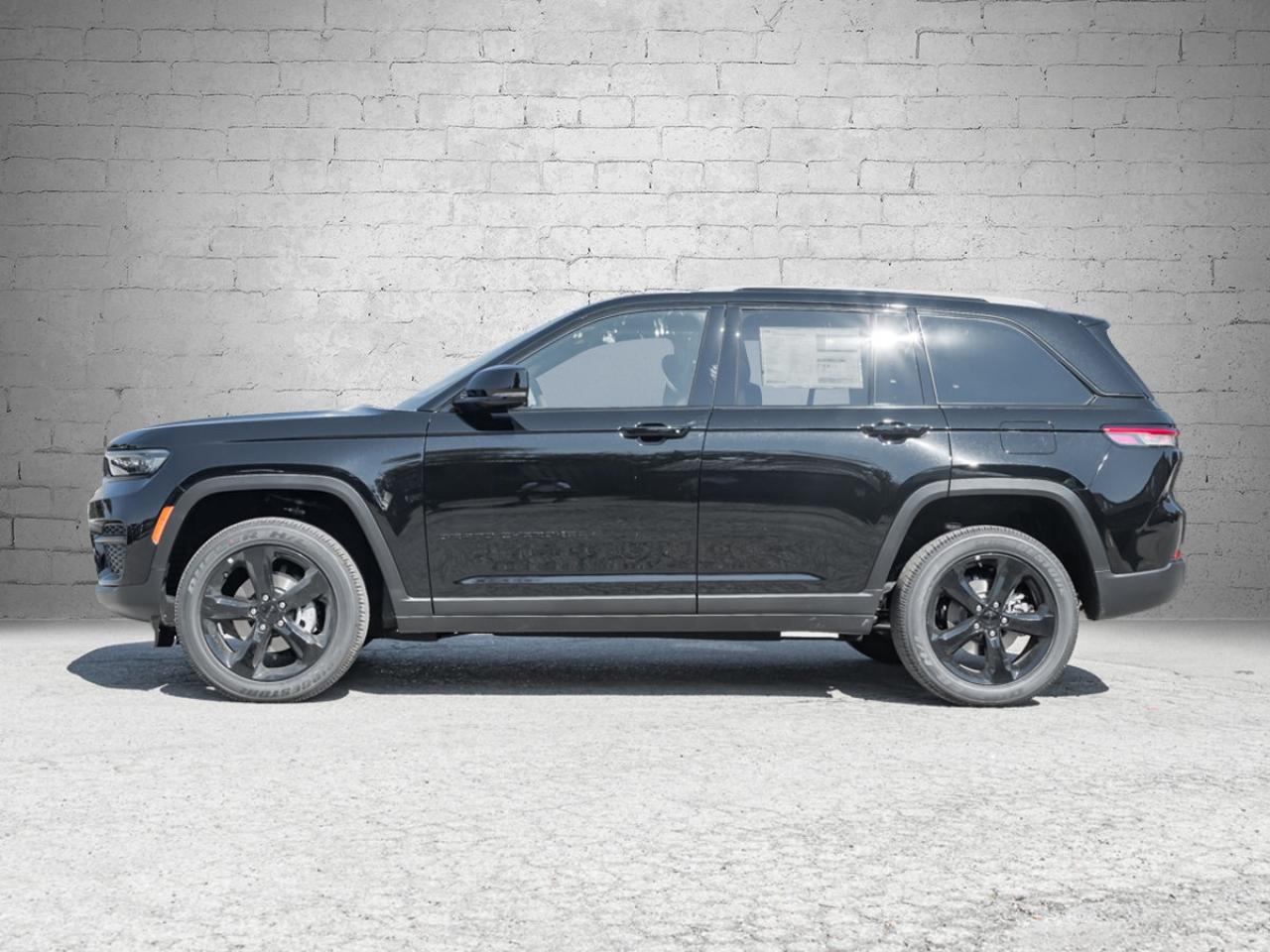 2025 Jeep Grand Cherokee Laredo Altitude Photo2