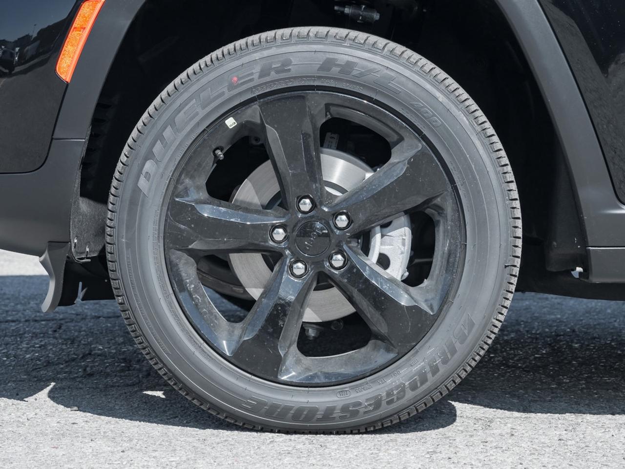 2025 Jeep Grand Cherokee Laredo Altitude Photo