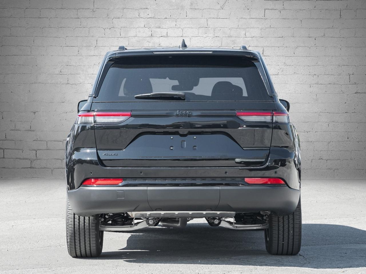 2025 Jeep Grand Cherokee Laredo Altitude Photo