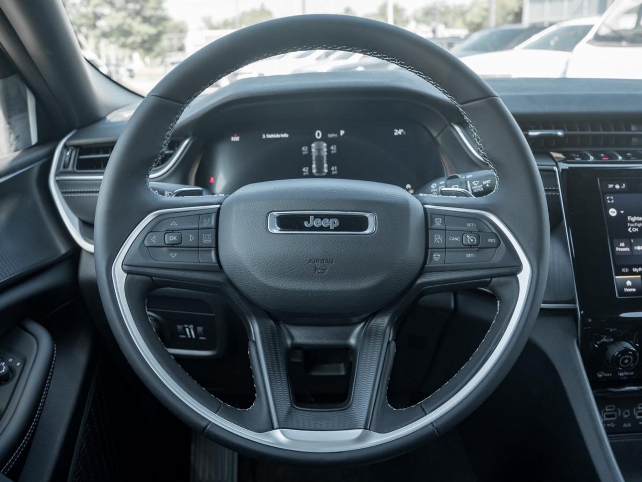 2025 Jeep Grand Cherokee Laredo Altitude Photo