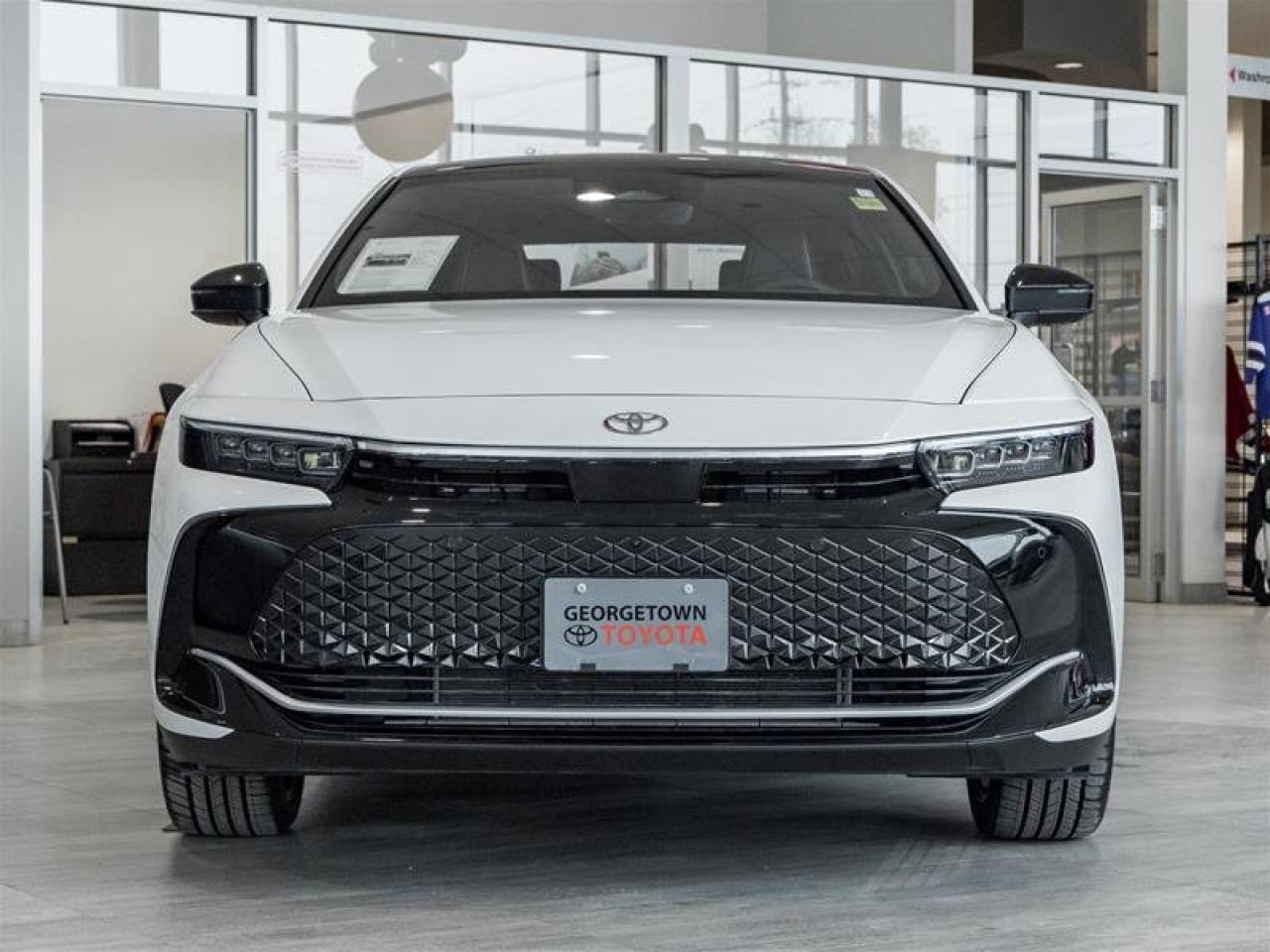 2026 Toyota Crown Platinum Panoroof | JBL Audio | Vented Seats | Navigation Photo