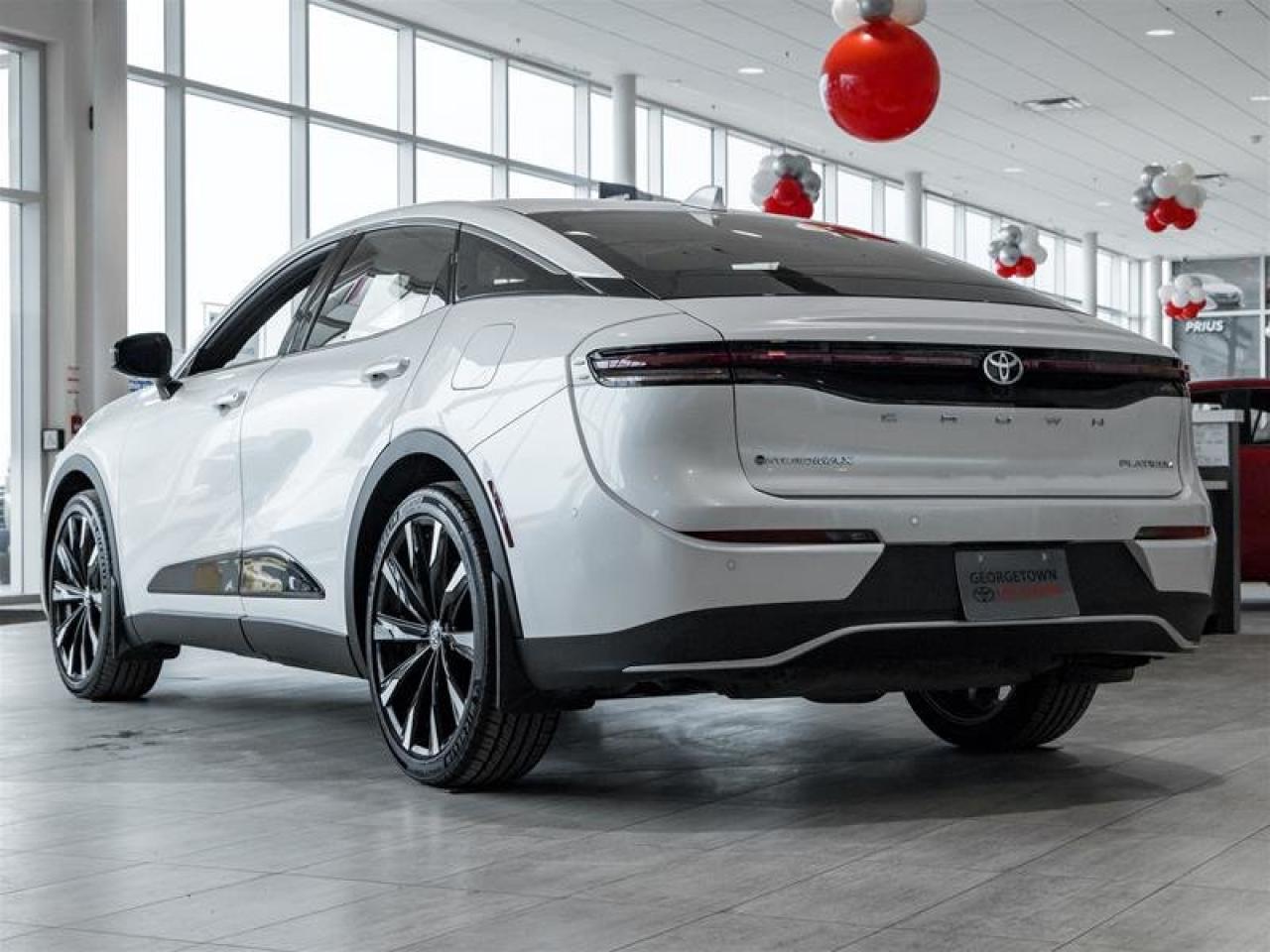 2026 Toyota Crown Platinum Panoroof | JBL Audio | Vented Seats | Navigation Photo