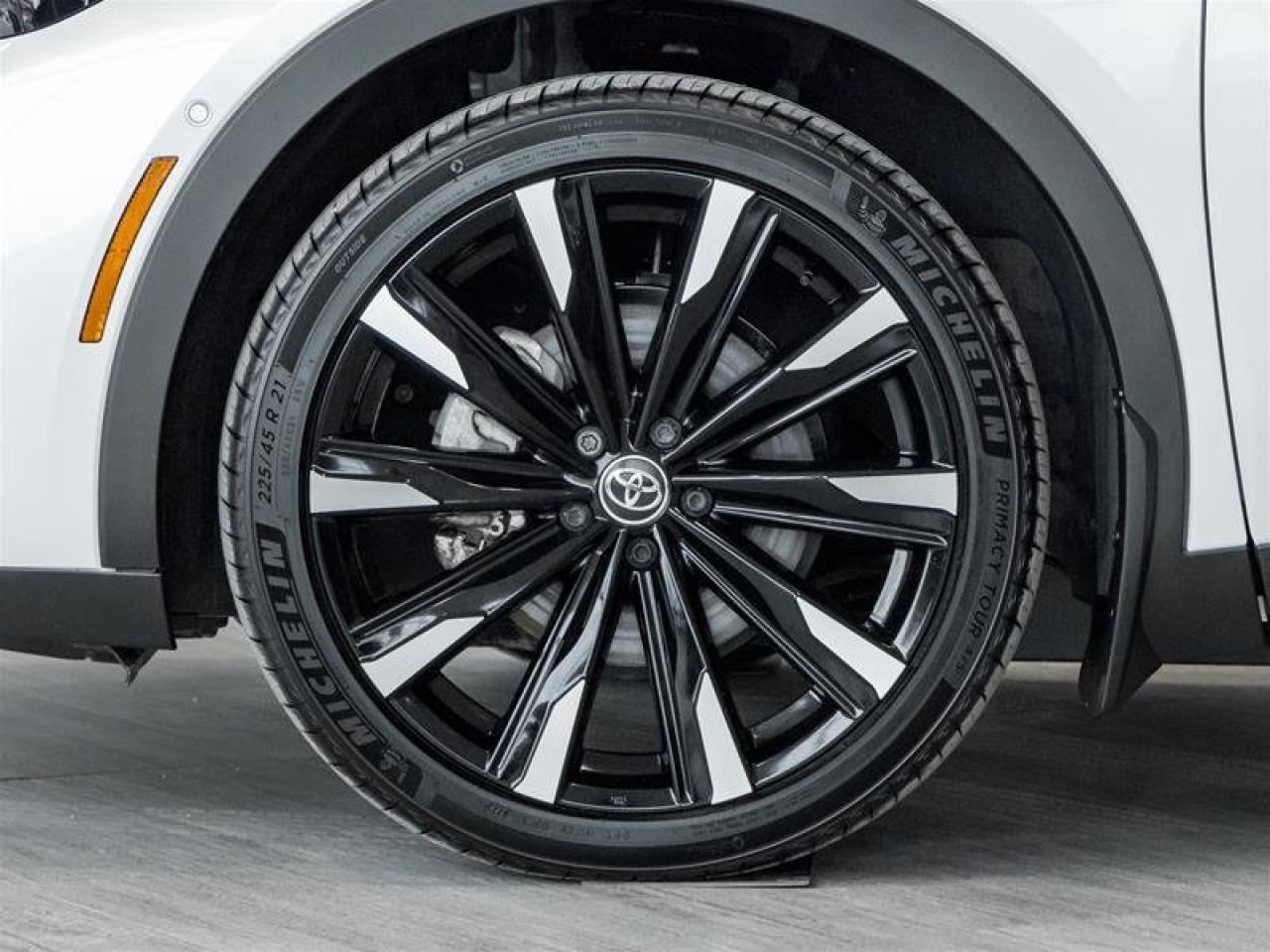 2026 Toyota Crown Platinum Panoroof | JBL Audio | Vented Seats | Navigation Photo