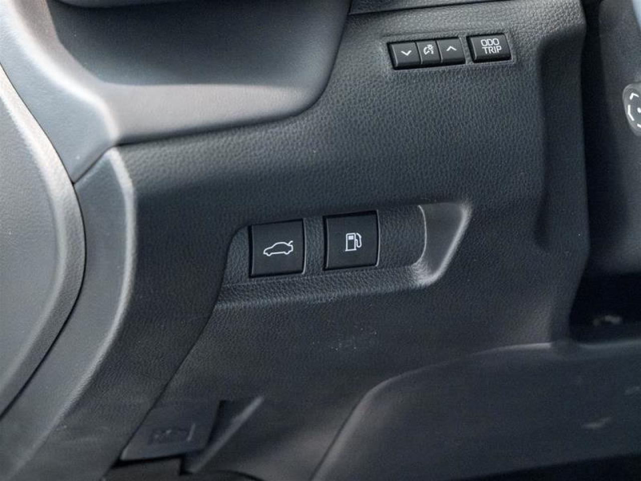 2026 Toyota Crown Platinum Panoroof | JBL Audio | Vented Seats | Navigation Photo