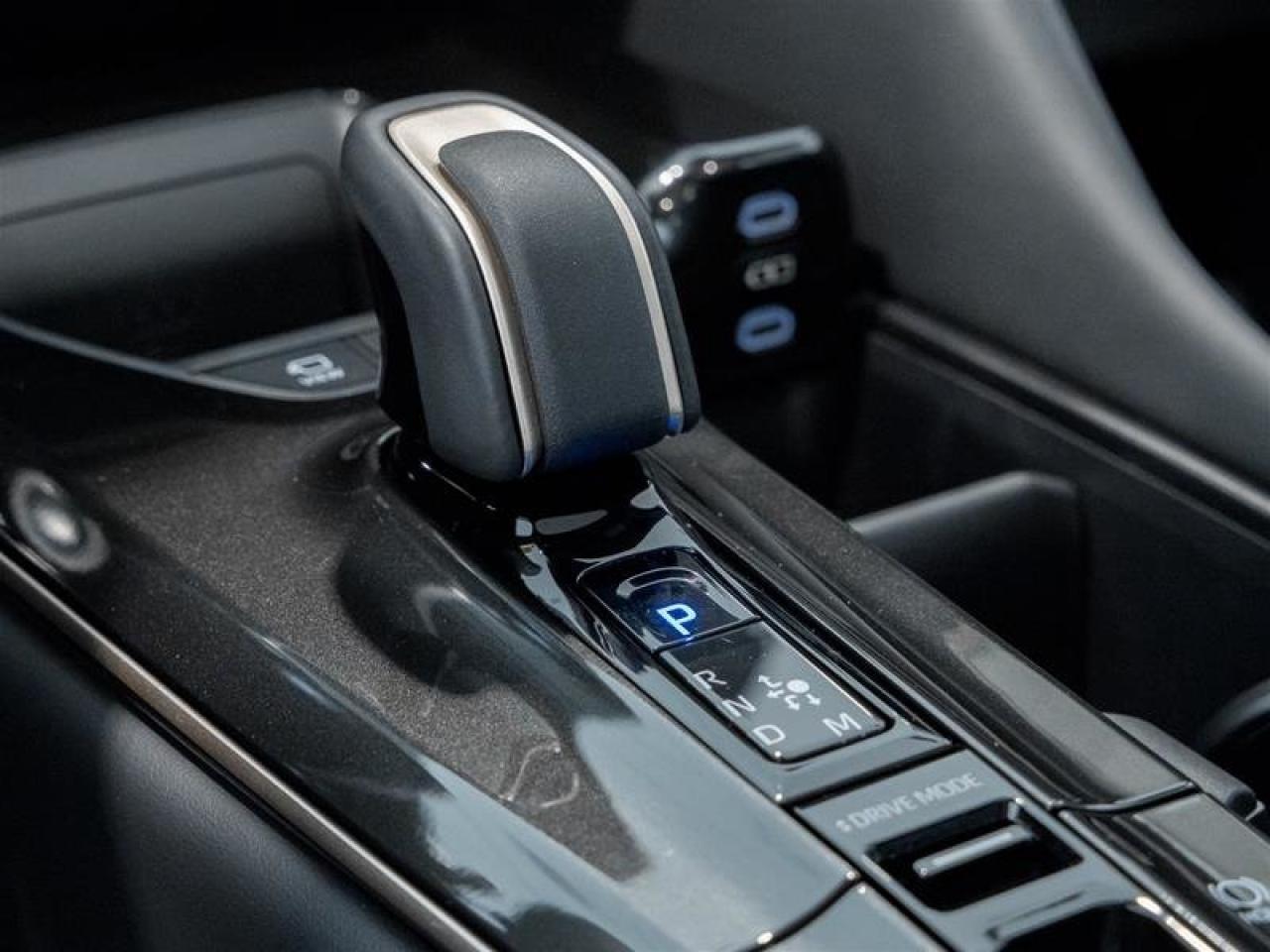 2026 Toyota Crown Platinum Panoroof | JBL Audio | Vented Seats | Navigation Photo