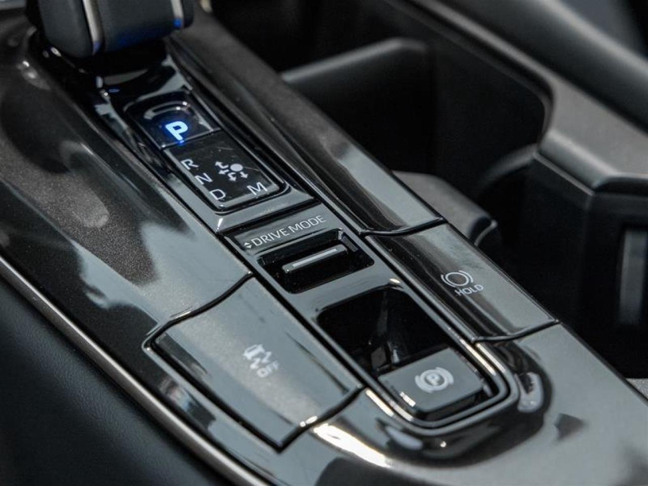 2026 Toyota Crown Platinum Panoroof | JBL Audio | Vented Seats | Navigation Photo