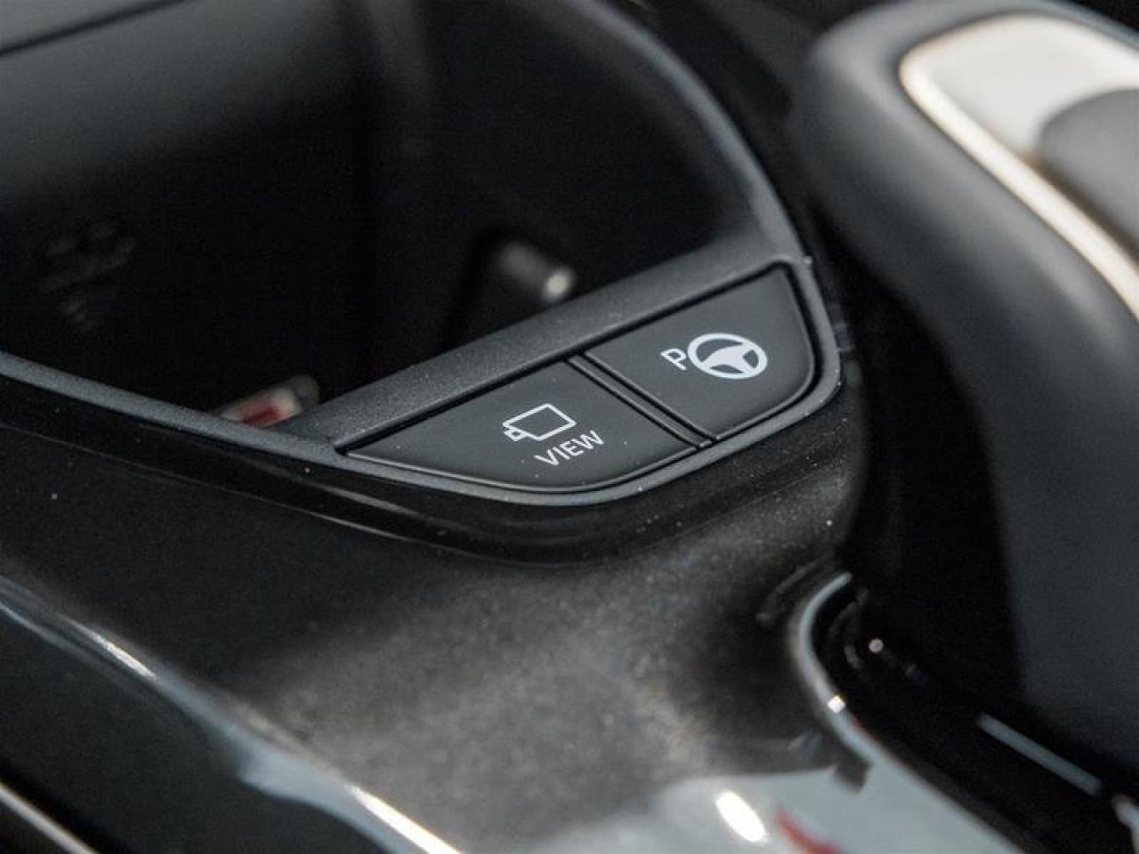 2026 Toyota Crown Platinum Panoroof | JBL Audio | Vented Seats | Navigation Photo