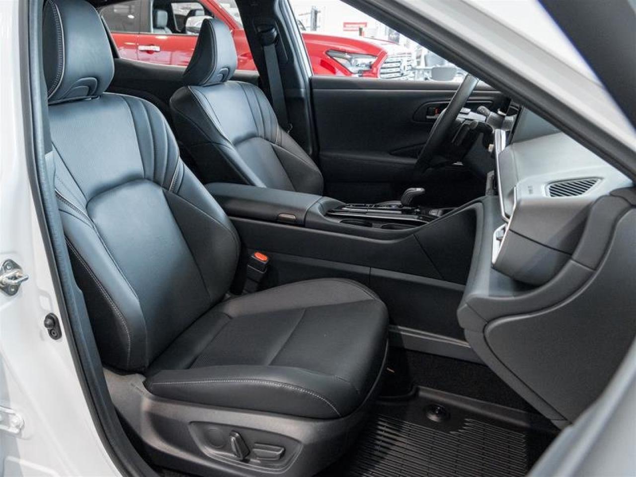 2026 Toyota Crown Platinum Panoroof | JBL Audio | Vented Seats | Navigation Photo