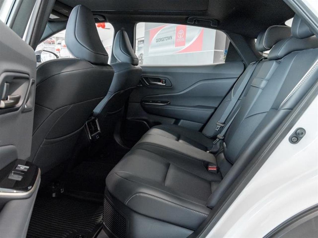 2026 Toyota Crown Platinum Panoroof | JBL Audio | Vented Seats | Navigation Photo