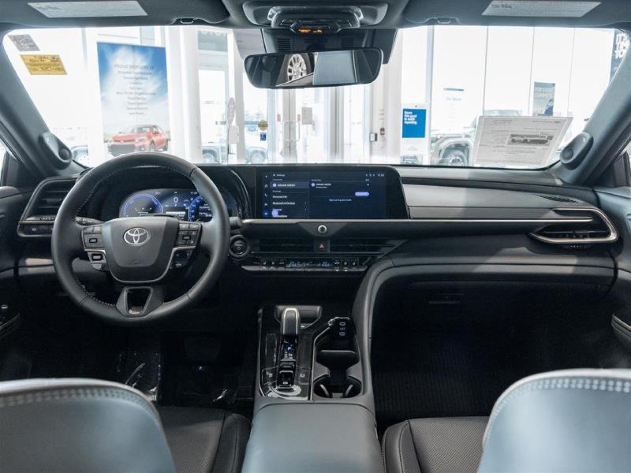 2026 Toyota Crown Platinum Panoroof | JBL Audio | Vented Seats | Navigation Photo