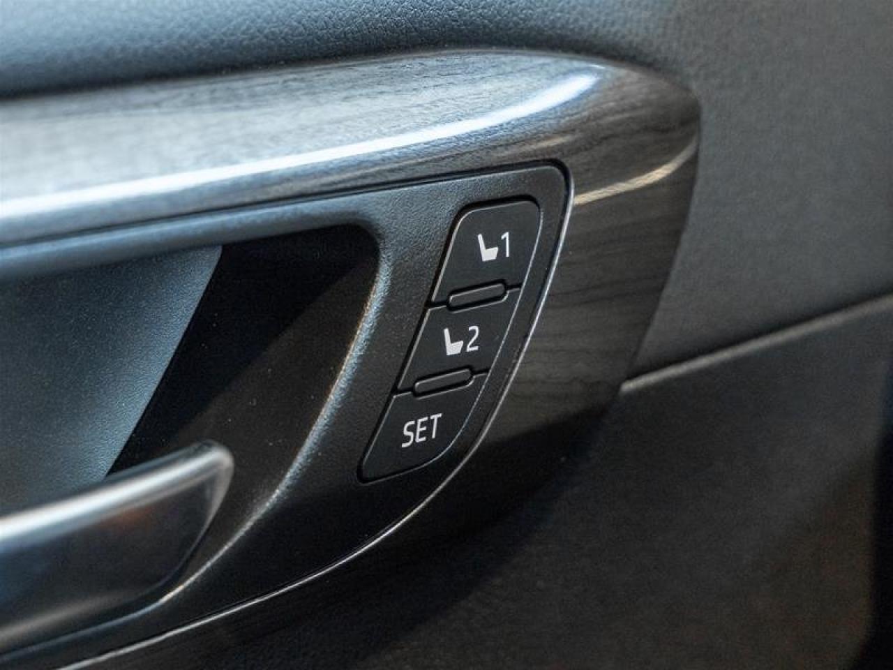 2026 Toyota Highlander Limited AWD Pano Sunroof | Navi | JBL Audio | Wireless Charging | Limited Photo