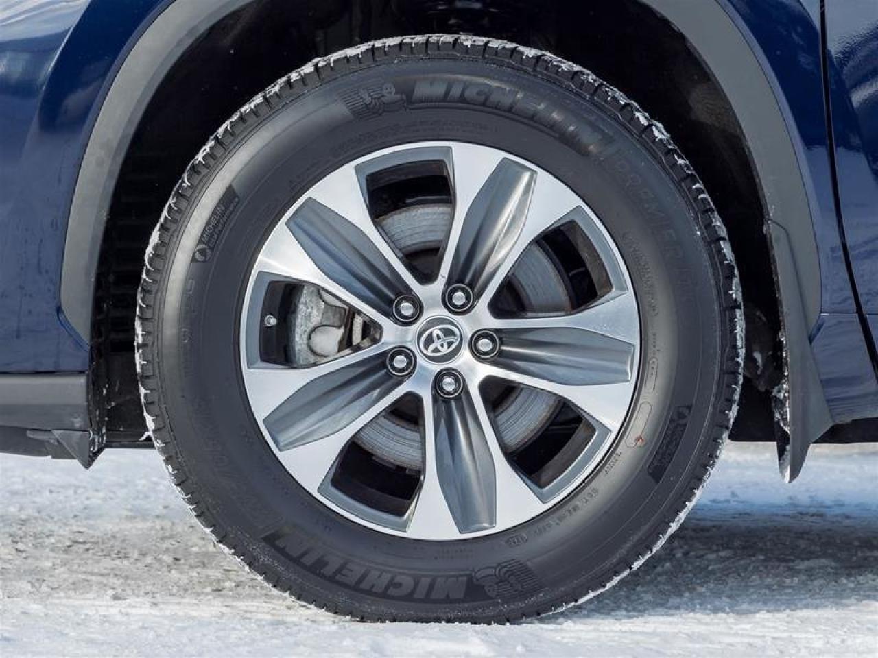 2024 Toyota Highlander XLE AWD Sunroof | Backup Cam | Heated Seats | Wireless Charging | XLE Photo