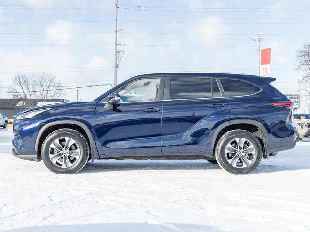 2024 Toyota Highlander XLE AWD Sunroof | Backup Cam | Heated Seats | Wireless Charging | XLE Photo2