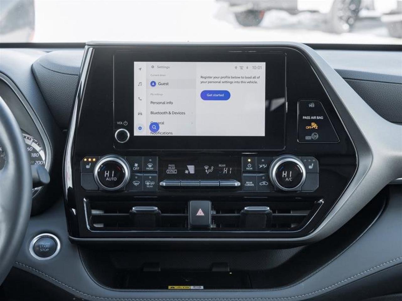 2024 Toyota Highlander XLE AWD Sunroof | Backup Cam | Heated Seats | Wireless Charging | XLE Photo