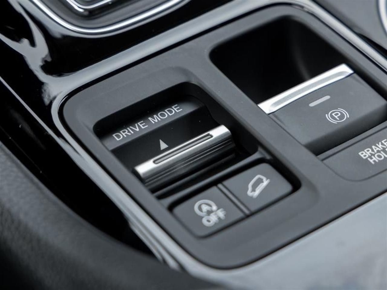 2025 Honda Pilot Touring Pano Sunroof | Backup Cam | Navi | Ventilated Seats | Bose Audio | Wireless Charging | Touring Photo