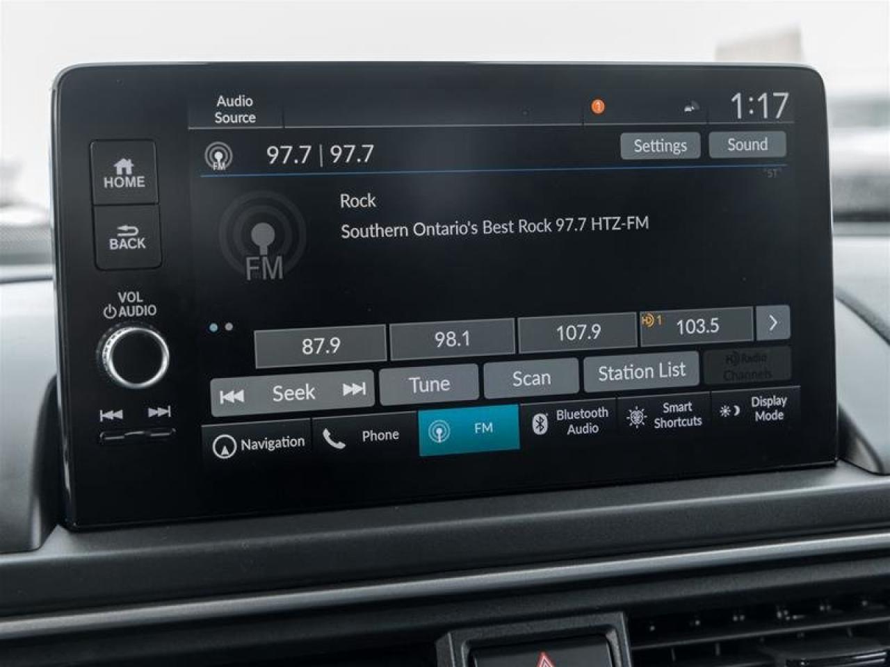 2025 Honda Pilot Touring Pano Sunroof | Backup Cam | Navi | Ventilated Seats | Bose Audio | Wireless Charging | Touring Photo