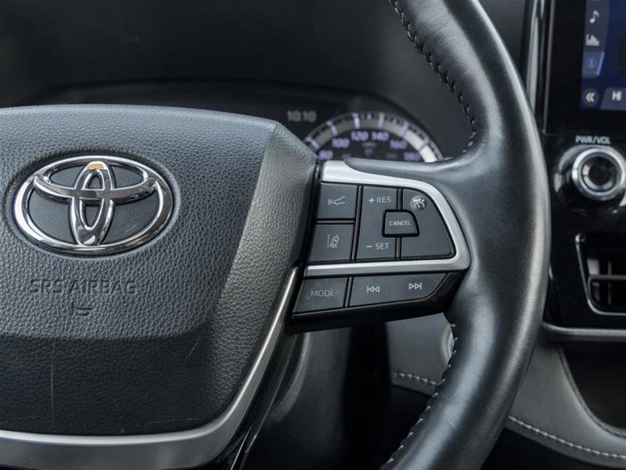 2022 Toyota Highlander Limited AWD Navi| Heated and Vented Seats| Pano Sunroof| Backup Camera| JBL Audio| AWD Photo