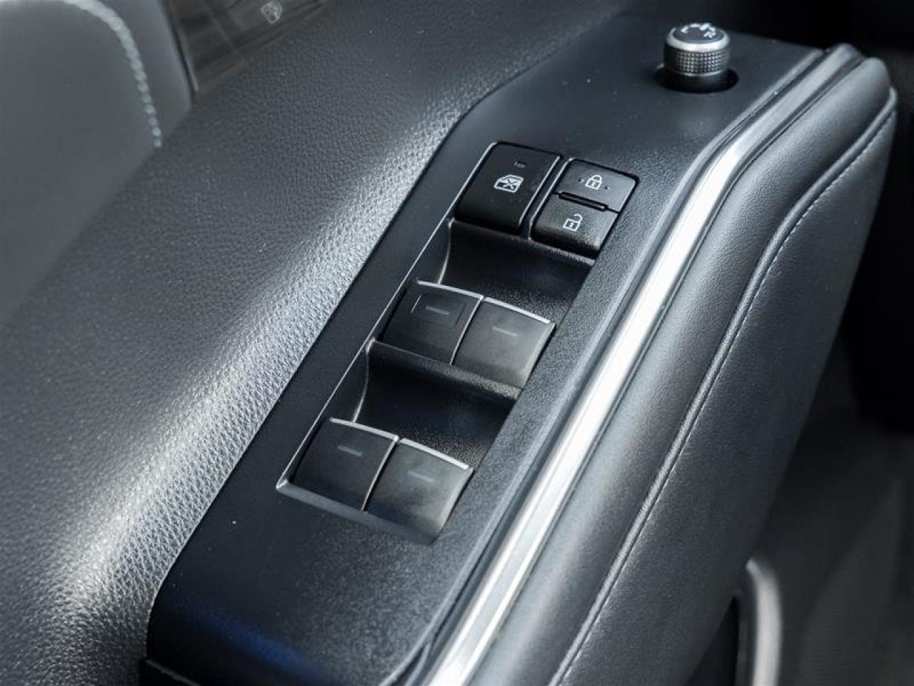 2022 Toyota Highlander Limited AWD Navi| Heated and Vented Seats| Pano Sunroof| Backup Camera| JBL Audio| AWD Photo