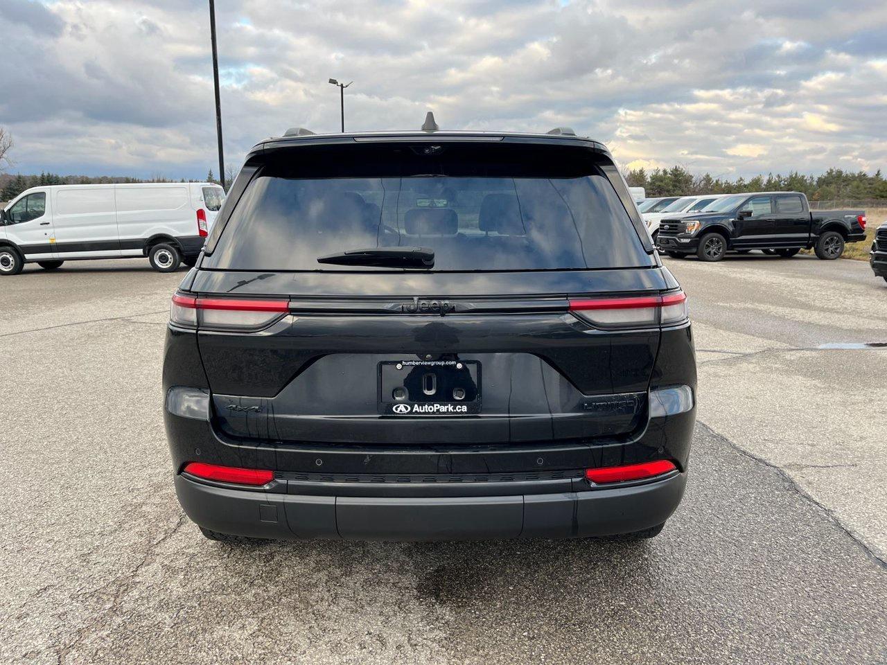 2023 Jeep Grand Cherokee LIMITED 4X4 Photo