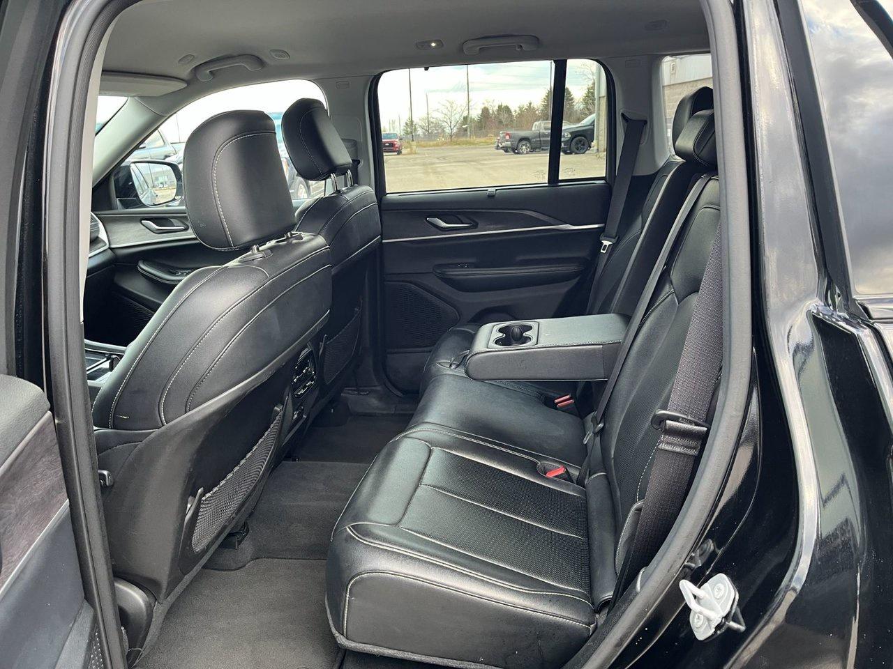 2023 Jeep Grand Cherokee LIMITED 4X4 Photo