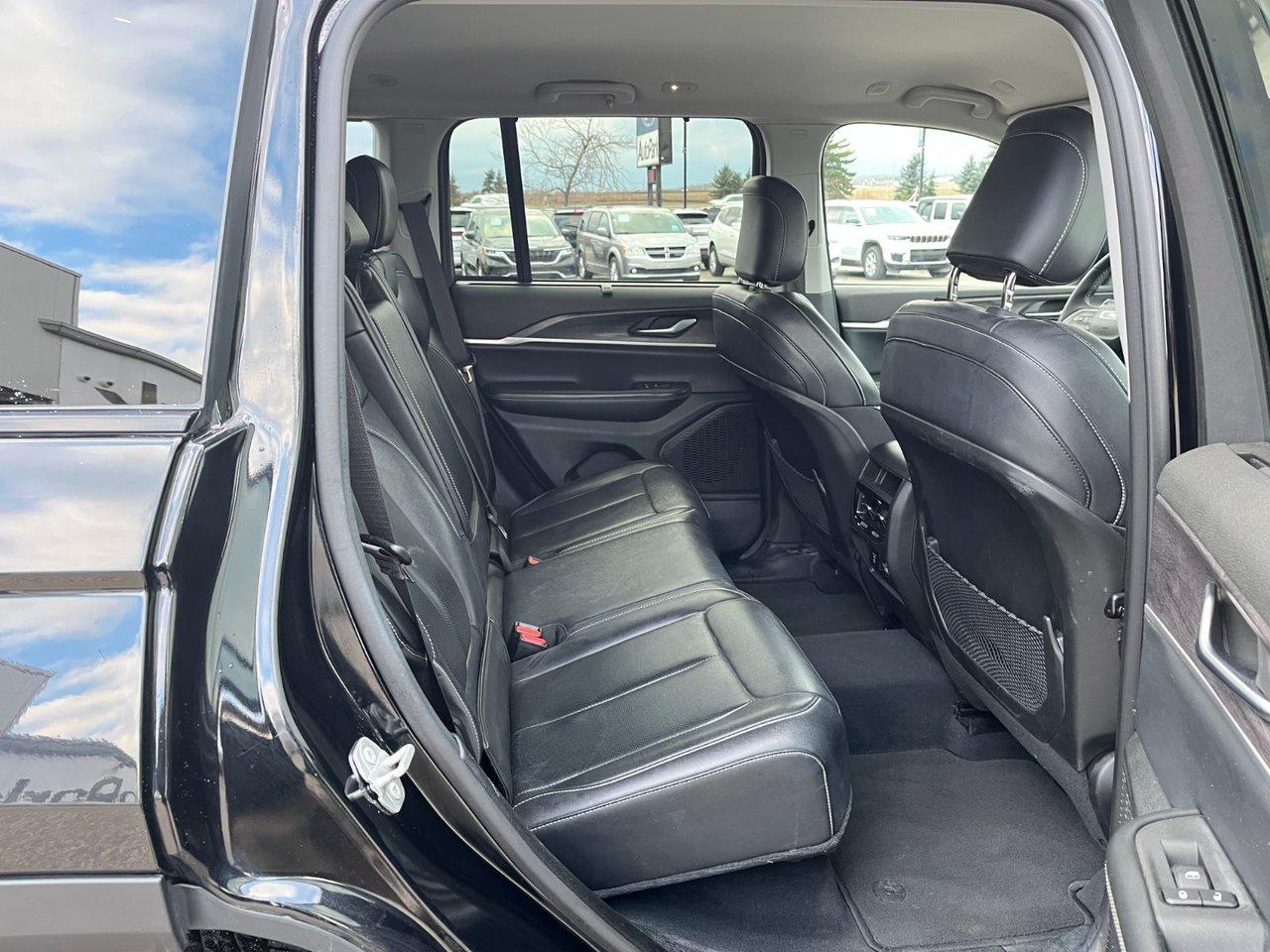 2023 Jeep Grand Cherokee LIMITED 4X4 Photo