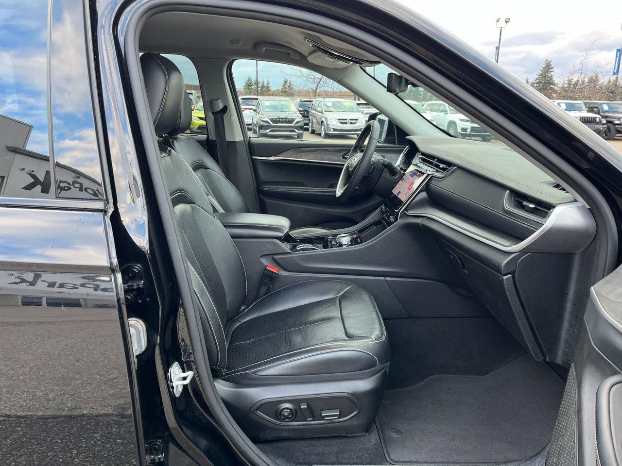 2023 Jeep Grand Cherokee LIMITED 4X4 Photo