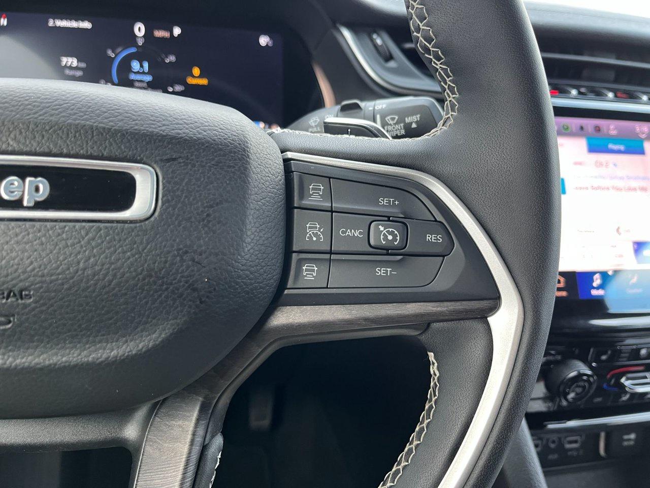 2023 Jeep Grand Cherokee LIMITED 4X4 Photo