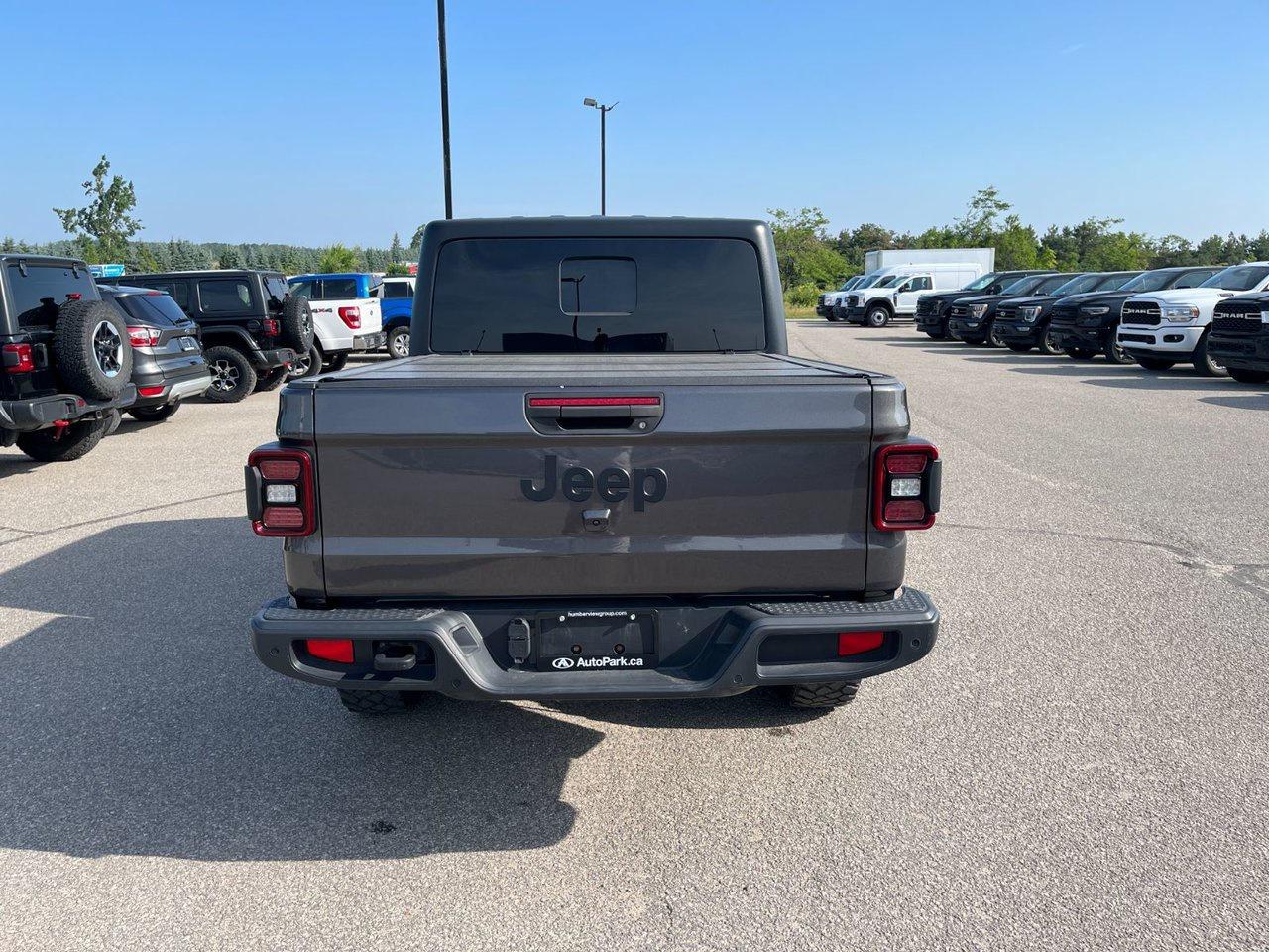 2021 Jeep Gladiator Willys 4x4 Photo