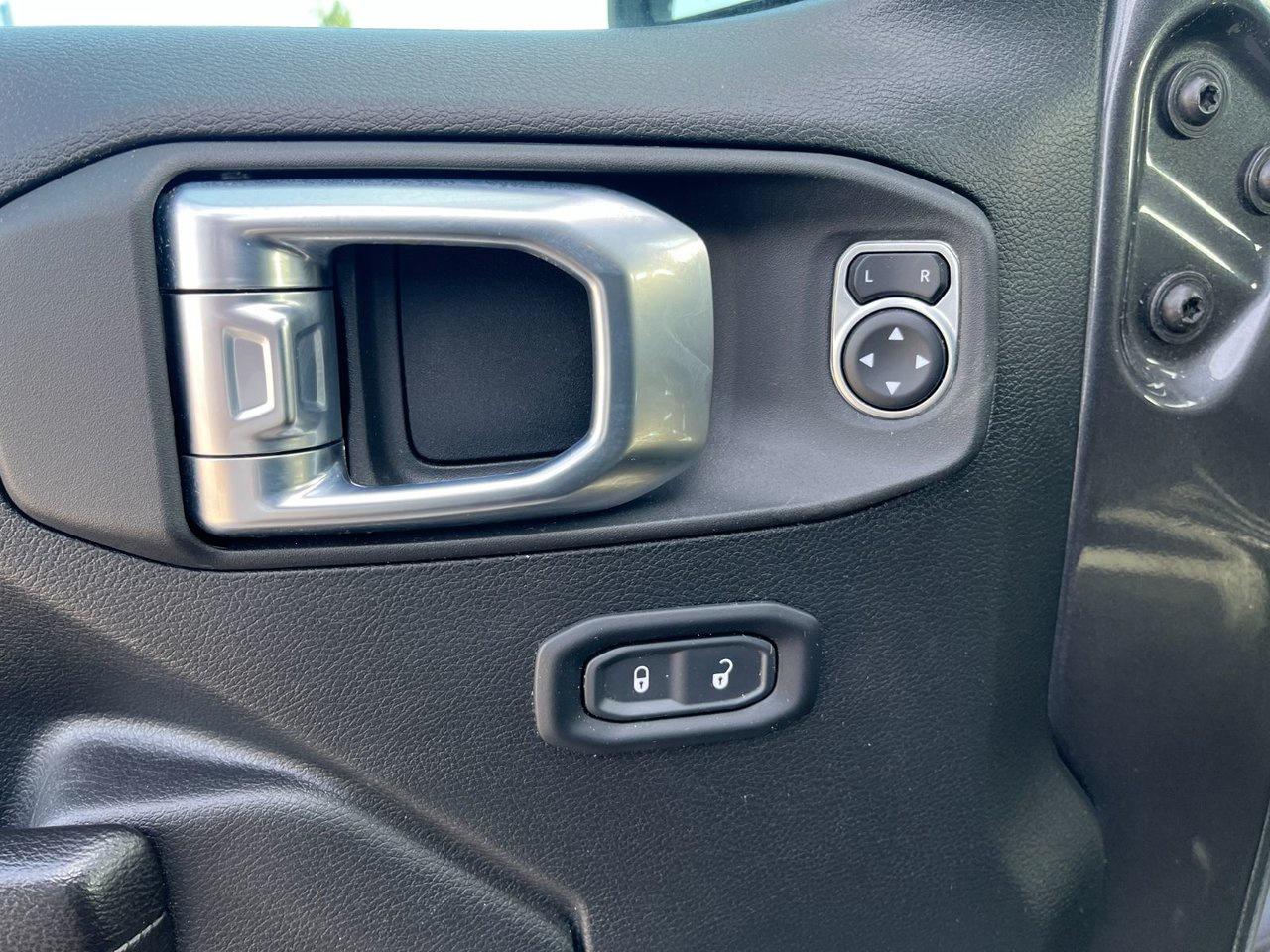 2021 Jeep Gladiator Willys 4x4 Photo