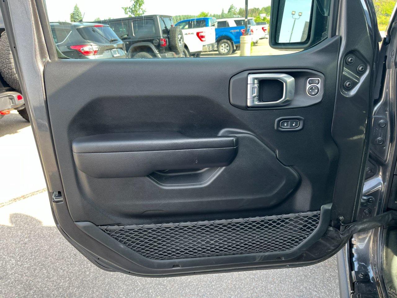 2021 Jeep Gladiator Willys 4x4 Photo