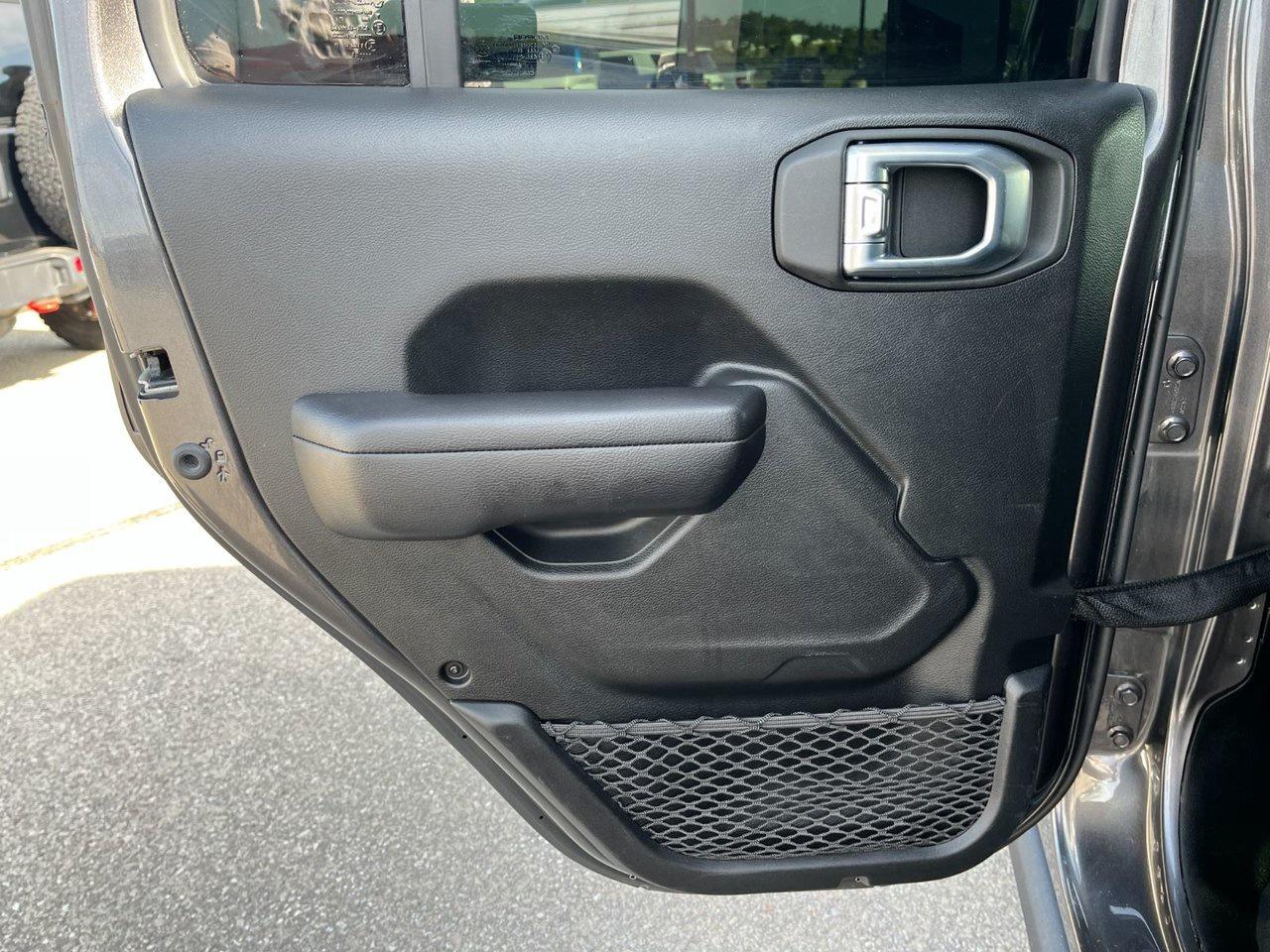 2021 Jeep Gladiator Willys 4x4 Photo