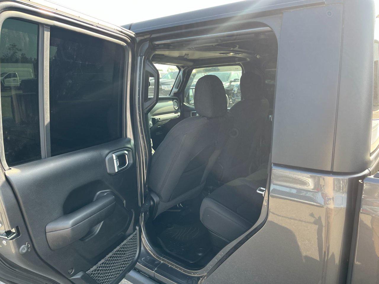 2021 Jeep Gladiator Willys 4x4 Photo