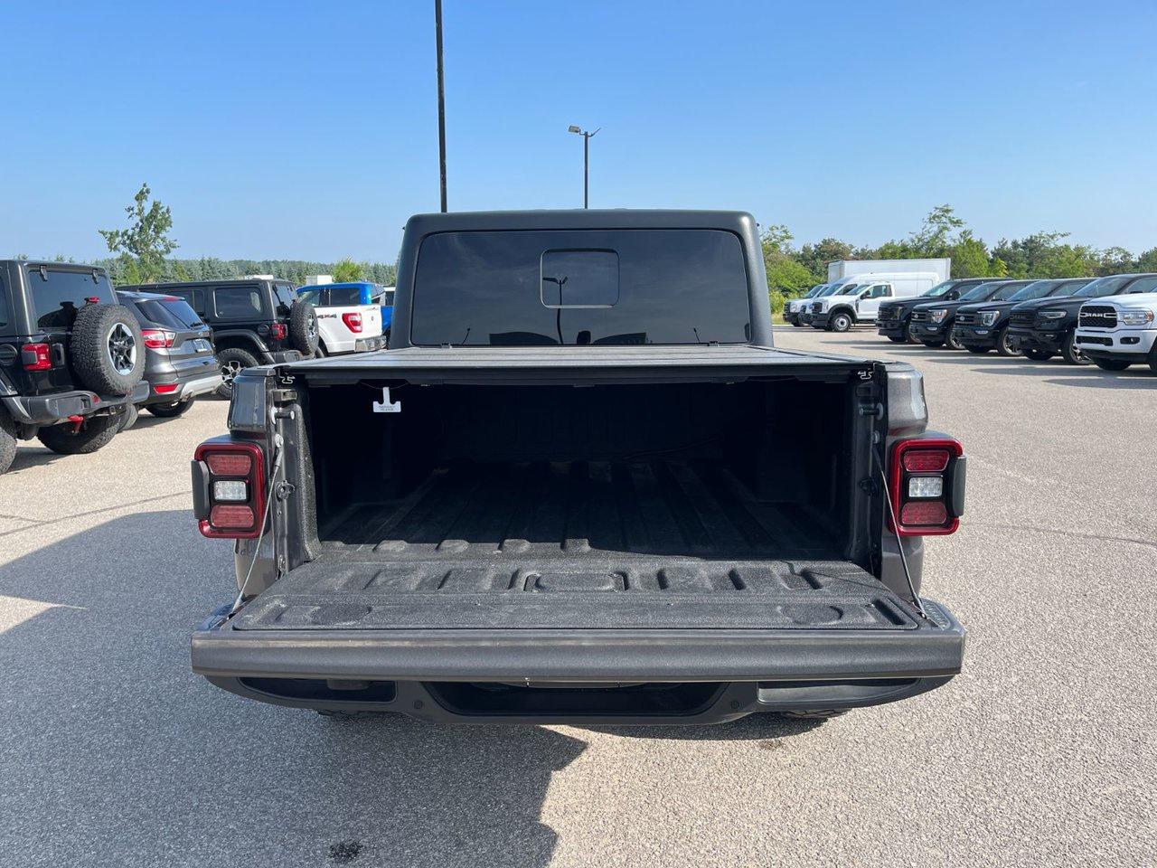 2021 Jeep Gladiator Willys 4x4 Photo