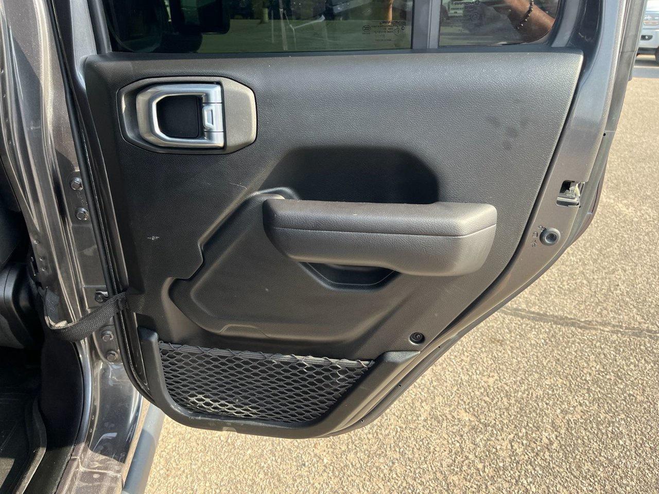 2021 Jeep Gladiator Willys 4x4 Photo