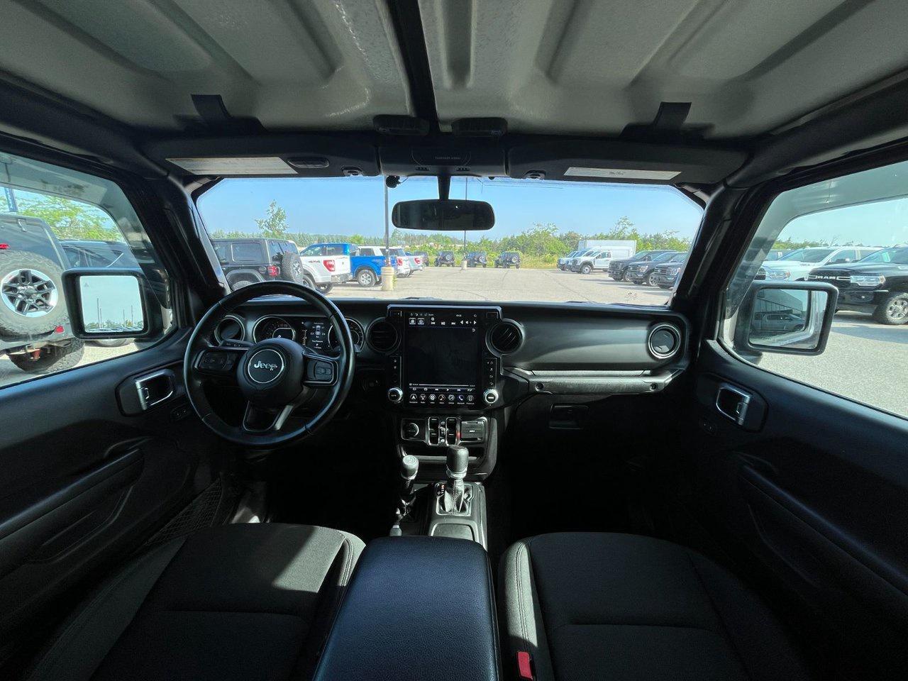 2021 Jeep Gladiator Willys 4x4 Photo