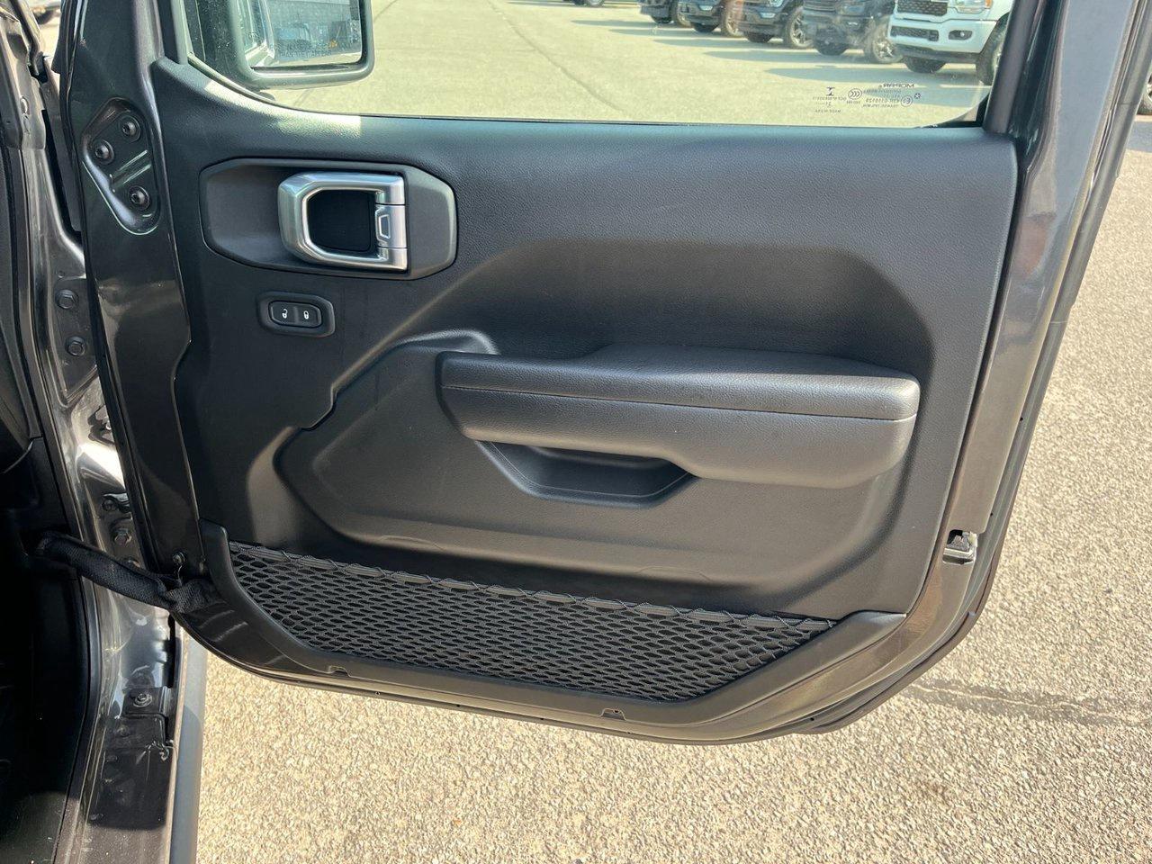 2021 Jeep Gladiator Willys 4x4 Photo