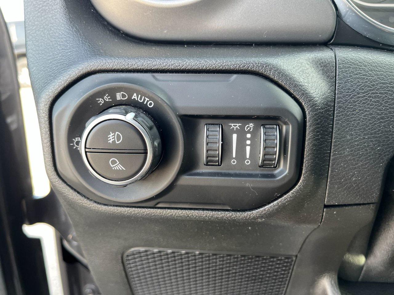 2021 Jeep Gladiator Willys 4x4 Photo