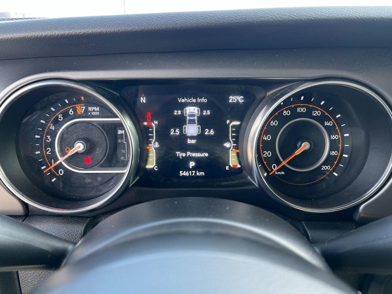 2021 Jeep Gladiator Willys 4x4 Photo