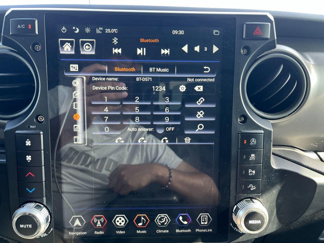 2021 Jeep Gladiator Willys 4x4 Photo