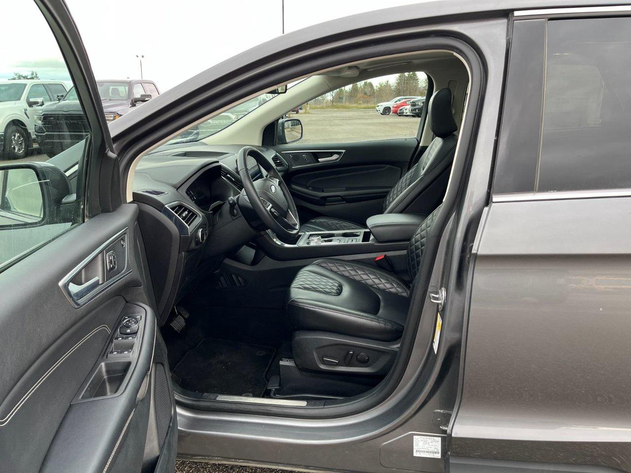 2024 Ford Edge Titanium AWD Photo