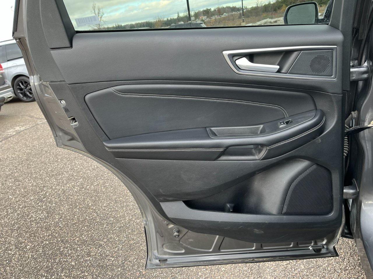 2024 Ford Edge Titanium AWD Photo