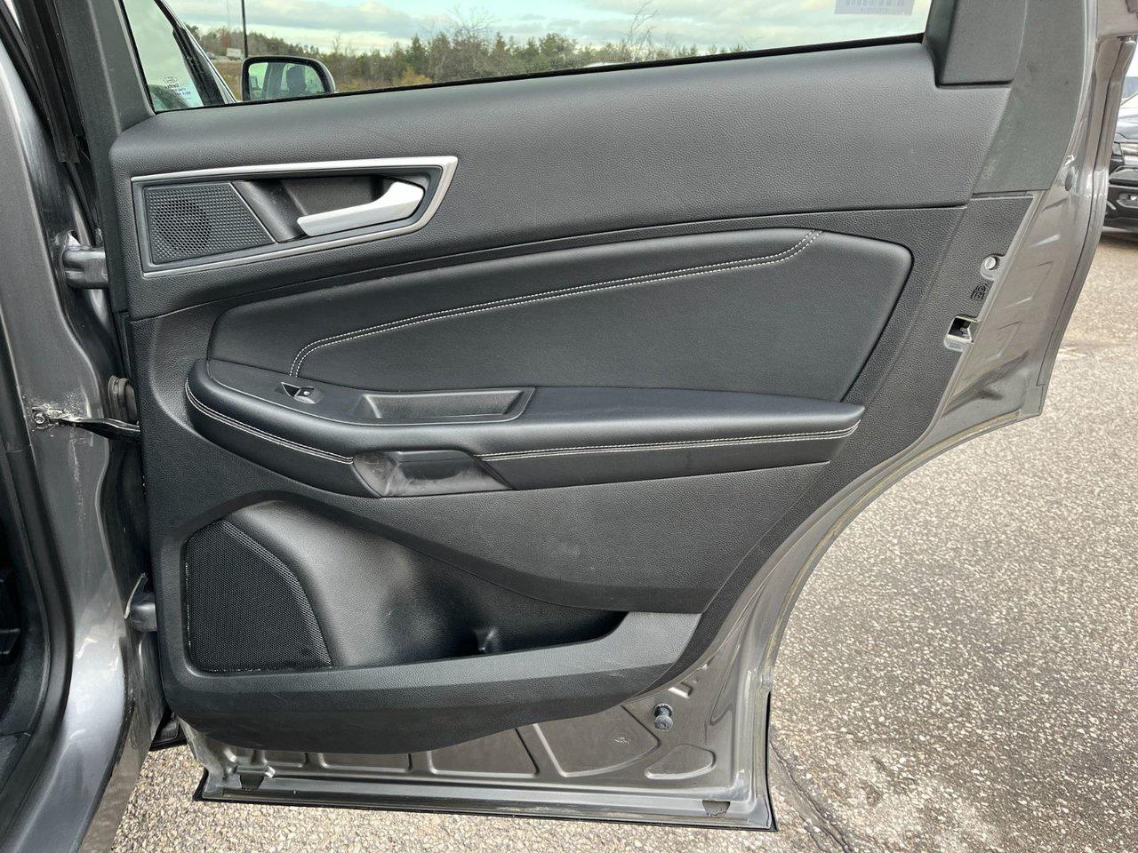 2024 Ford Edge Titanium AWD Photo