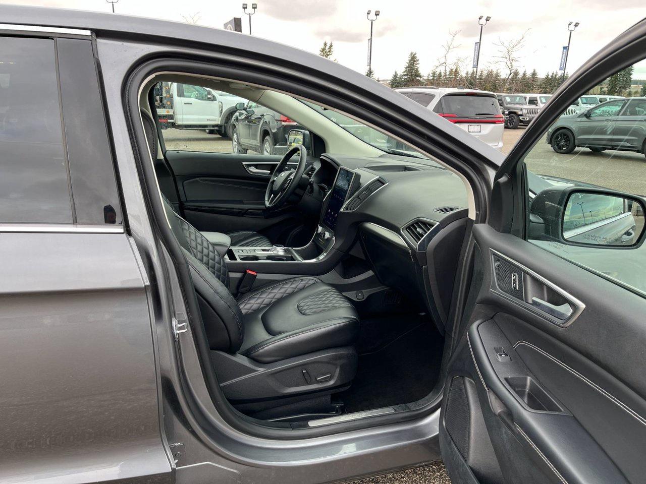 2024 Ford Edge Titanium AWD Photo