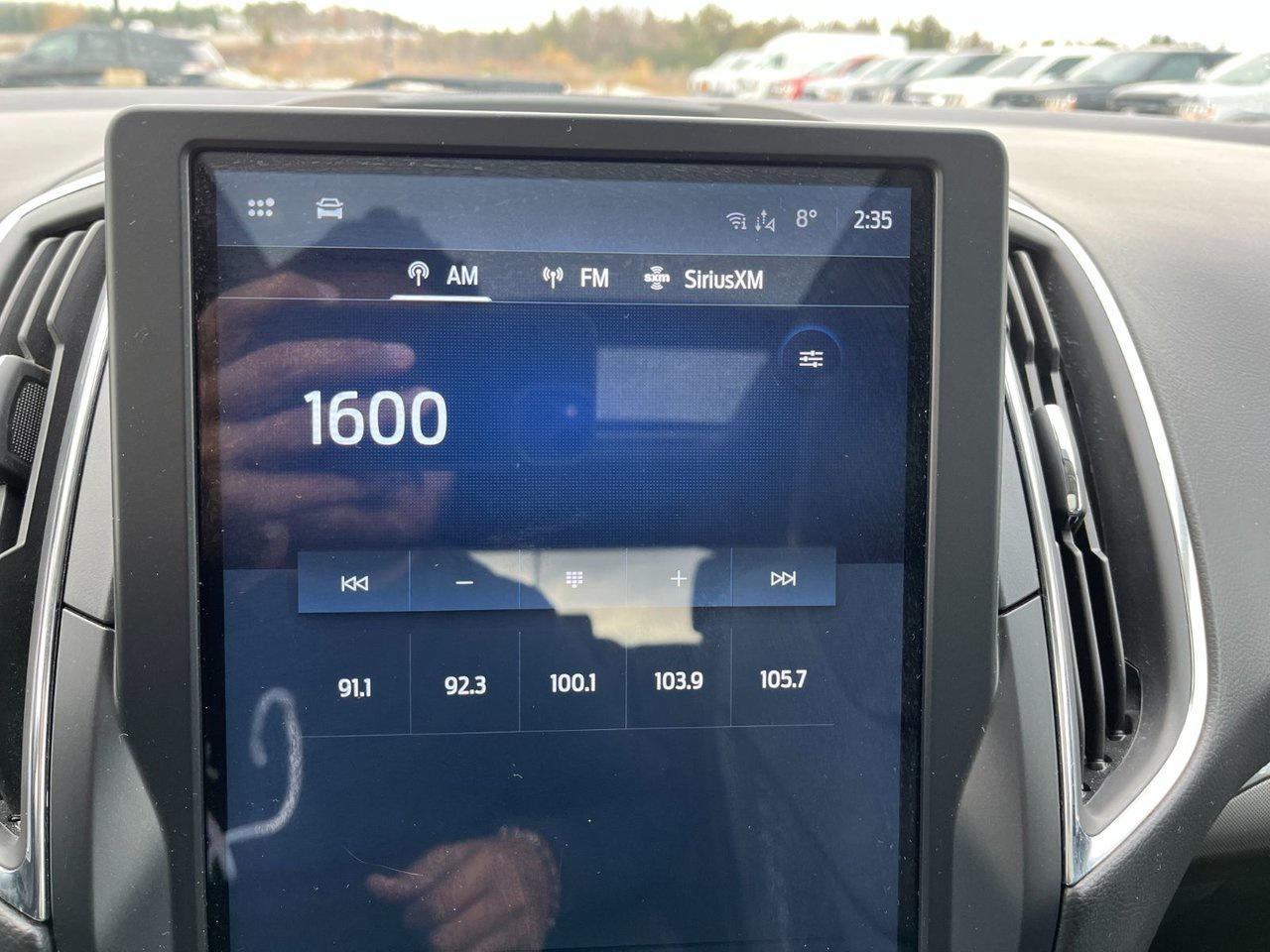 2024 Ford Edge Titanium AWD Photo