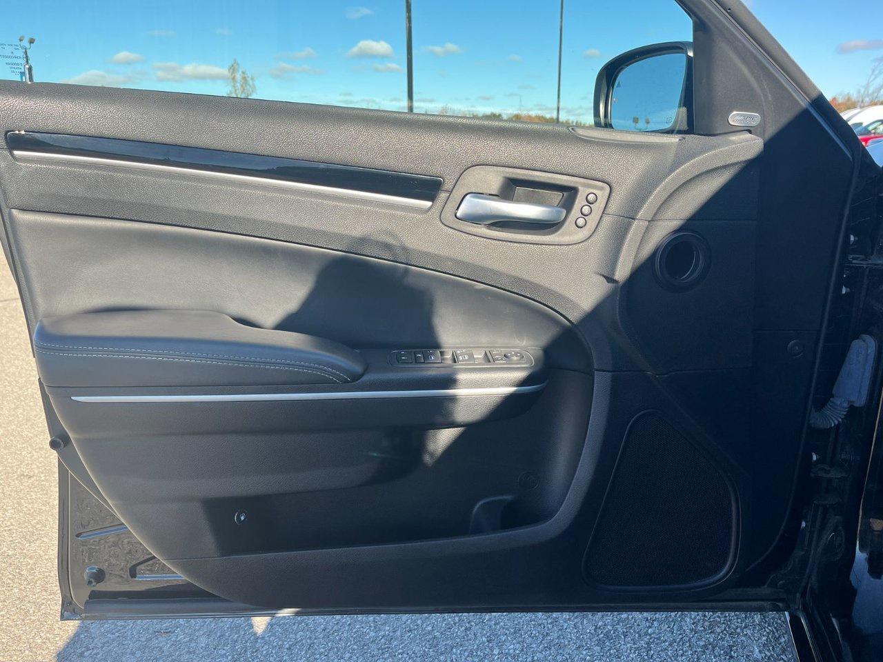 2023 Chrysler 300 S RWD Photo