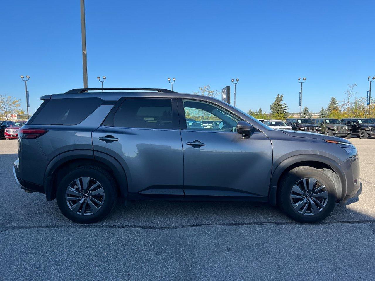 2024 Nissan Pathfinder SV AWD Photo4