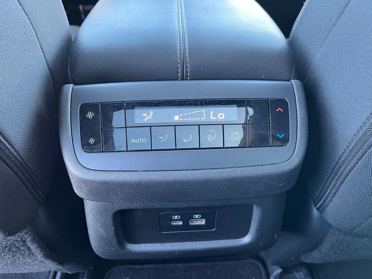 2024 Nissan Pathfinder SV AWD Photo