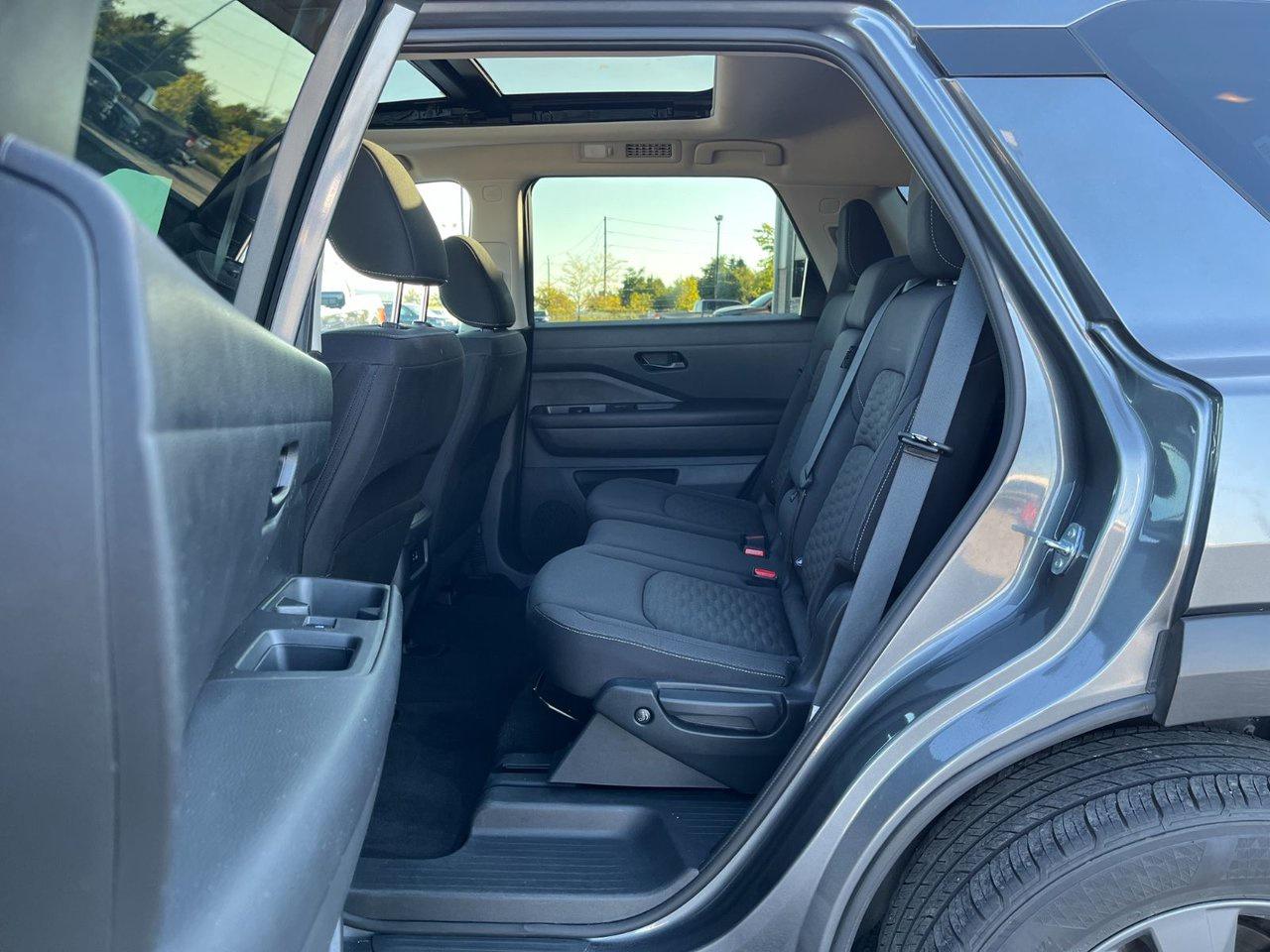 2024 Nissan Pathfinder SV AWD Photo