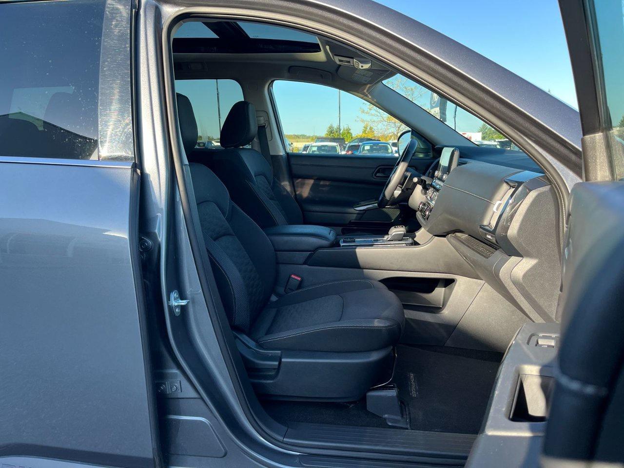 2024 Nissan Pathfinder SV AWD Photo